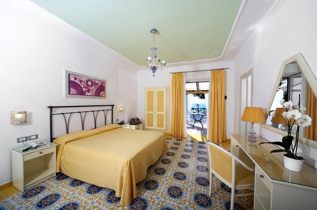 Hotel Villa Bianca Forio di Ischia Стая снимка