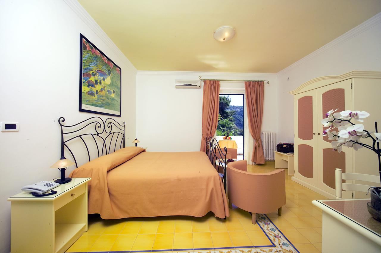 Hotel Villa Bianca Forio di Ischia Екстериор снимка