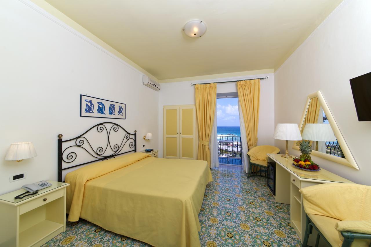 Hotel Villa Bianca Forio di Ischia Екстериор снимка