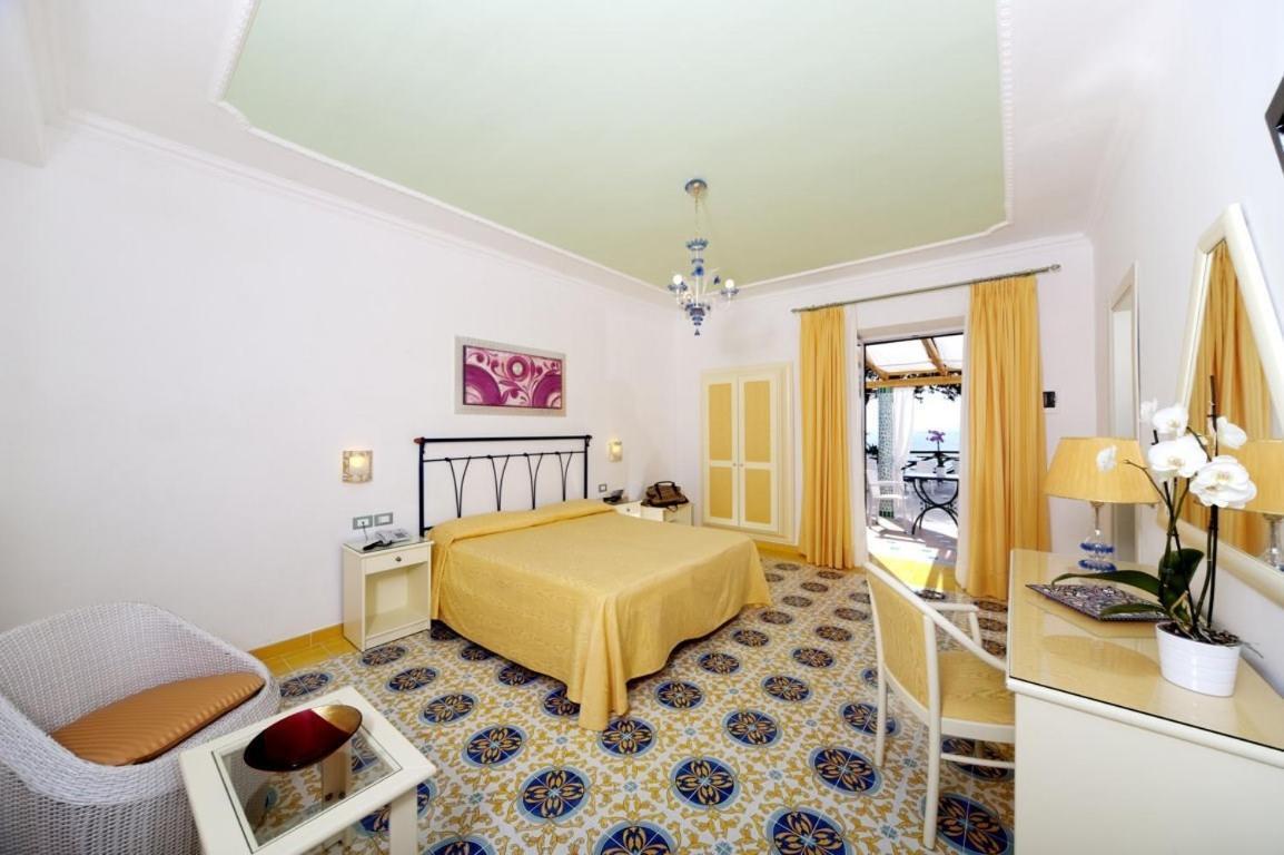 Hotel Villa Bianca Forio di Ischia Екстериор снимка